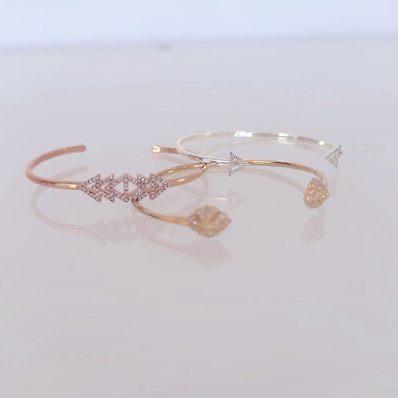 5 for $25 // Bundle of 3 Stella and Dot bracelets - Picture 1 of 10